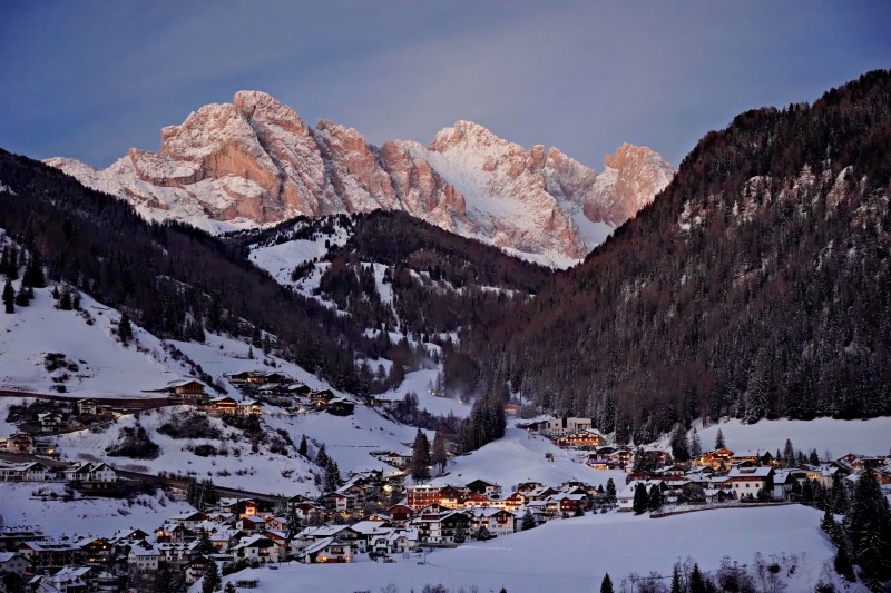 Abendliches Wolkenstein in Gröden
